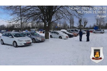 У Луцьку муніципали штрафували водіїв, які приїхали на авторинок (фото)