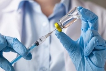 В Україні сьогодні розпочинається процес вакцинації проти COVID-19