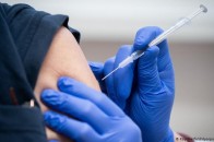 В Україні почали скаржитися на побічні реакції після вакцинації від COVID-19