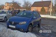 Неподалік Луцька автомобіль збив чоловіка та втік з місця пригоди, потерпілого госпіталізували