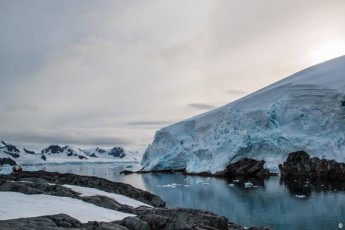 Від льодовика в Антарктиді відколовся айсберг розміром як півтора Києва (приголомшливе відео)