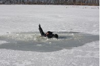 На Волині чоловік провалився у крижану воду