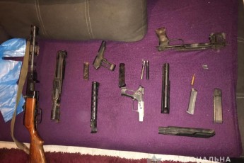 В будинку лучанина знайшли арсенал зброї (фото)