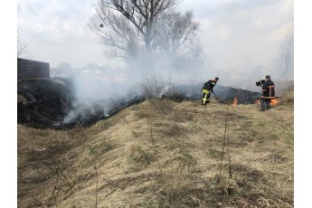 На Волині горить близько 1 гектара очерету (фото)