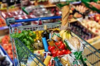 Антисанітарія, фальсифікат і обман: який продукт не можна купувати в Україні