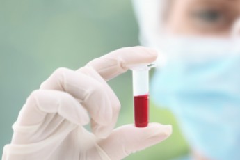 У ЄС визнали, що вакцина AstraZeneca викликає тромбоз