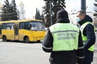 У Луцьку в громадському транспорті тривають перевірки, ловлять «зайців», які розраховуються готівкою (фото)