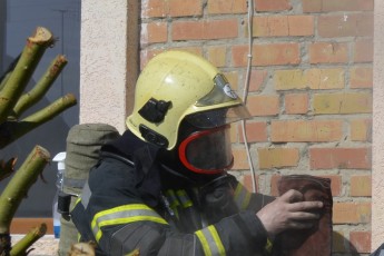 Знищені меблі, стіни й вікна: у Луцьку і на Волині за добу – 6 пожеж