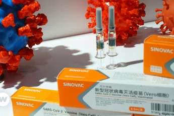 Комаровський розповів, чи безпечна китайська вакцина Sinovac