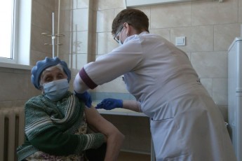 Лучан почали щеплювати корейською вакциною AstraZeneca-SKBio (відео)