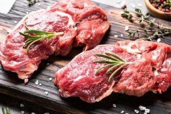 В Україні майже половина м'яса на прилавках – фальсифікат і прострочене: як вибрати якісний товар