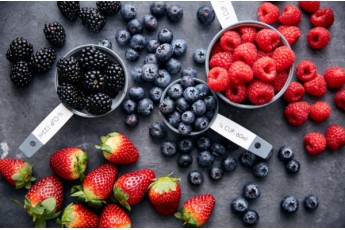 Викликають здуття і втамовують апетит: топ-3 міфи про фрукти, в які ми віримо