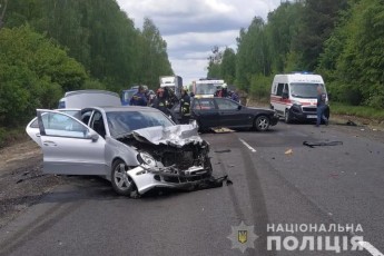 Здійснював маневр обгону: у поліції повідомили деталі автотрощі на Волині