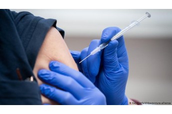 «Всі українці зможуть вакцинуватися від COVID-19 безкоштовно», – Шмигаль