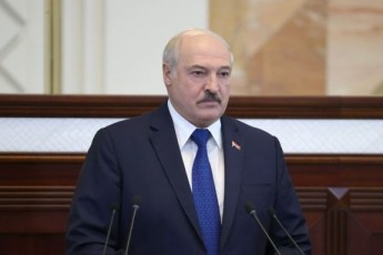 Вимолюють кусочок хліба: Лукашенко заявив про «мільйони голодних українців» через вивезений чорнозем