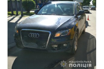 Раптово вибігла на дорогу: у Луцьку під колеса авто потрапила 14-річна дівчина (фото)
