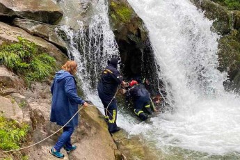 Послизнувся і впав у водоспад: на Львівщині під час шкільної екскурсії загинув шестикласник