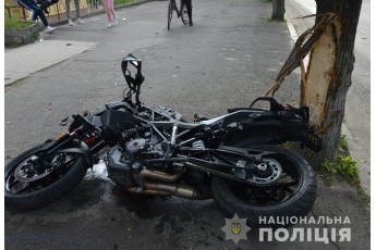 Повідомили деталі аварії на Волині за участі авто та мотоцикліста (фото)