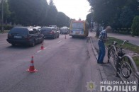 У Луцьку на проспекті маршрутка збила велосипедиста