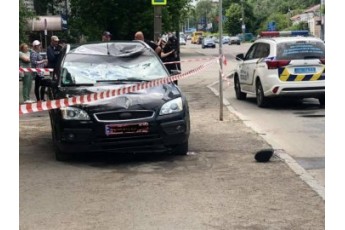 «Критична ситуація»: повідомили про стан хлопчика, якого разом із братом та батьком збило авто у Луцьку