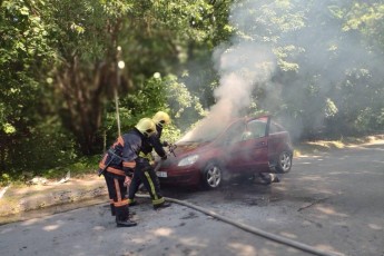 В салоні перебувала дитина: у Луцьку горів автомобіль (фото)