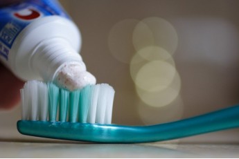 День зубної щітки: стоматолог назвав 5 секретів здорових зубів