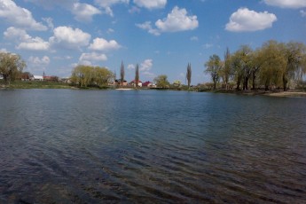 На Волині у трьох водоймах виявили небезпечні бактерії