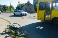 У Луцьку маршрутка №26а збила велосипедиста (відео)