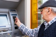 В Україні пенсіонери отримуватимуть додаткові виплати: кому й скільки грошей дадуть