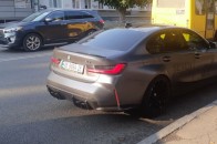 У Луцьку водій BMW дрифтував у час пік на завантаженій автомобілями вулиці