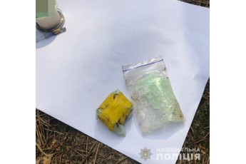 На Волині у лісосмузі виявили чоловіка з рюкзаком наркотиків