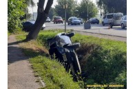 Біля Луцька автомобіль злетів у кювет: є постраждалі