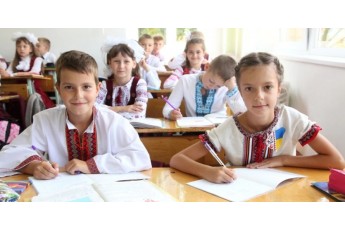 В Україні виплатять по 2000 грн на підготовку дитини до школи: хто отримає допомогу
