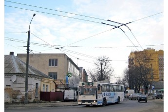 У Луцьку на перехресті Червоного Хреста і Володимирської відновили рух громадського транспорту