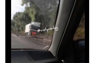 На Волині вантажівка з'їхала в кювет і застрягла