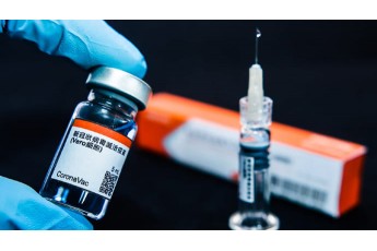 В Україні хочуть скоротити термін між введенням доз вакцини від COVID-19