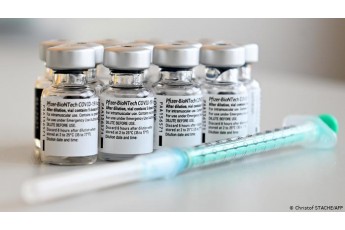 Для людей, які хворіли на коронавірус, може бути достатньо однієї дози вакцини Pfizer