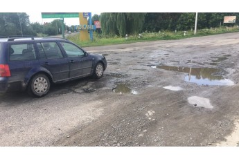 Відомо, чому затягується ремонт дороги Війниця – Локачі (відео)