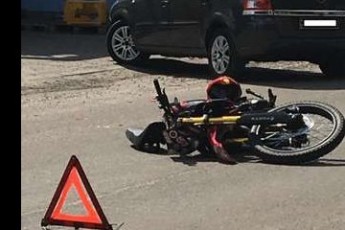 На Волині аварія за участі легковика та мотоцикла (фото)
