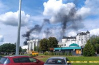 У Луцьку поблизу заводу трапилась пожежа (відео)