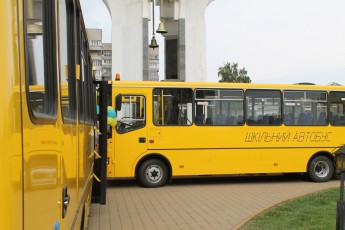 19 нових інклюзивних автобусів отримали школи тергромад Волині